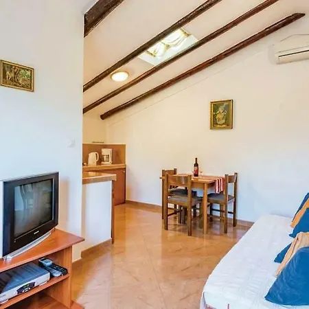Marko 1914 Apartment *